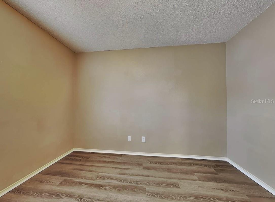 Image 4 of 12 For 1429 Woffington Avenue