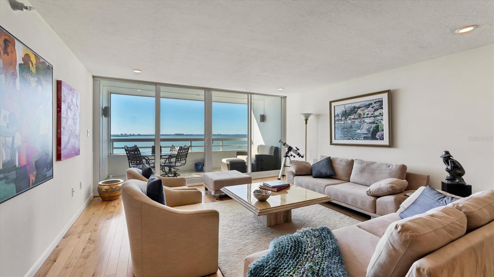 Image 14 of 75 For 988 Blvd Of The Arts  1816