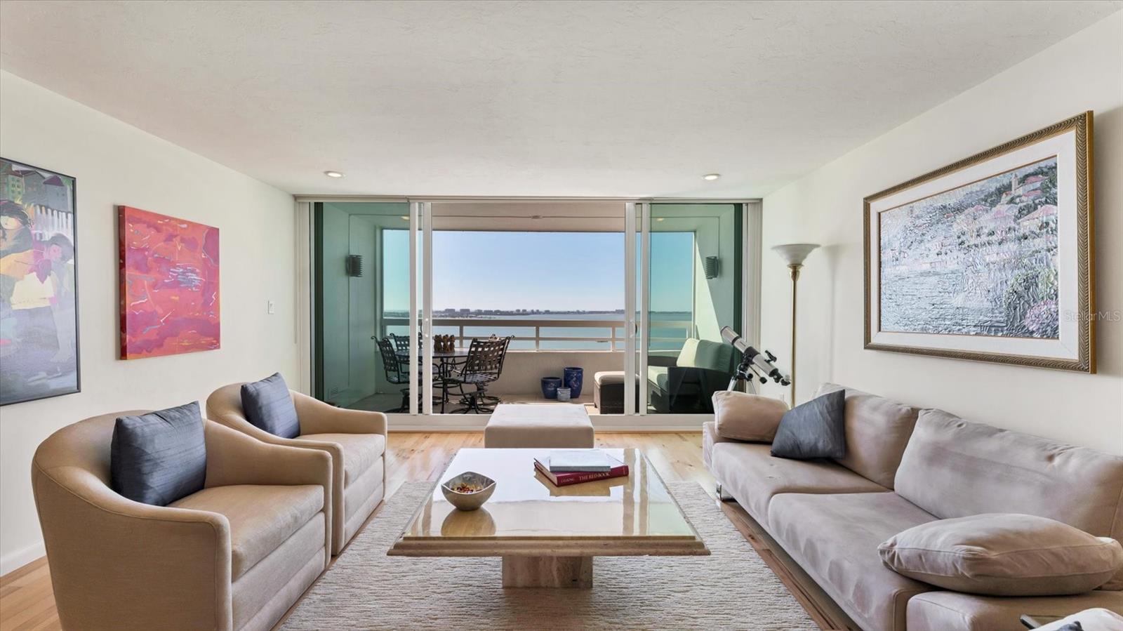 Image 18 of 75 For 988 Blvd Of The Arts  1816