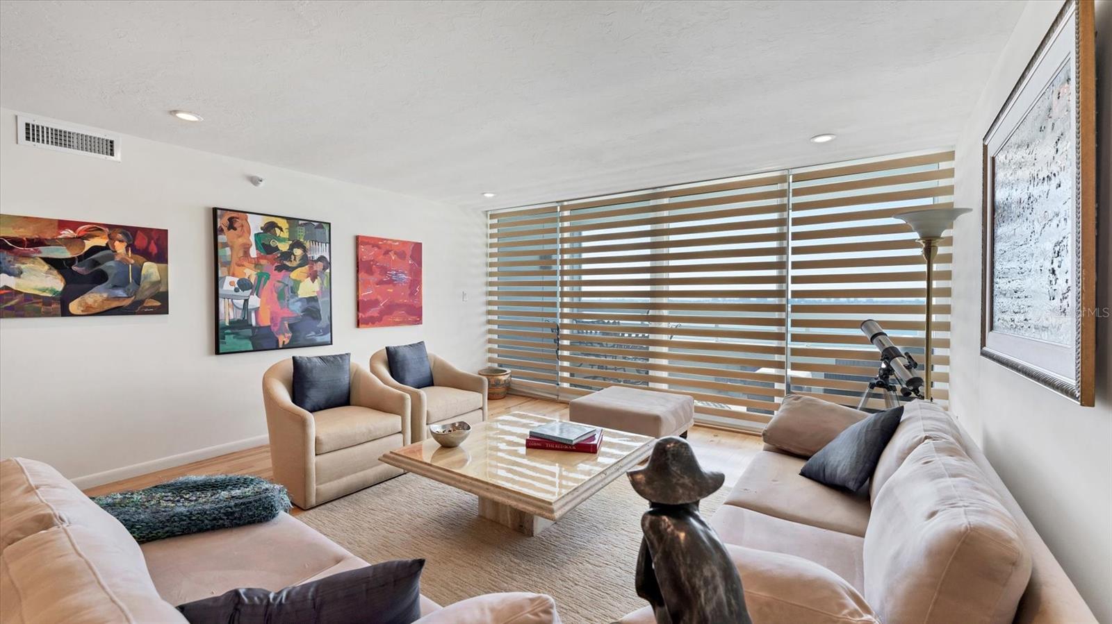 Image 23 of 75 For 988 Blvd Of The Arts  1816