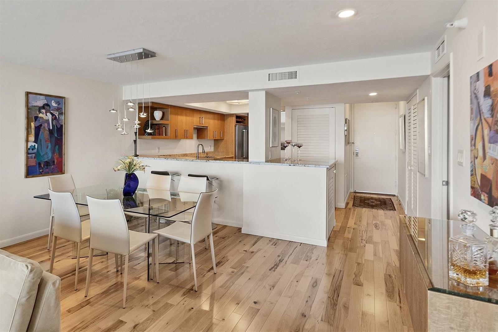 Image 25 of 75 For 988 Blvd Of The Arts  1816