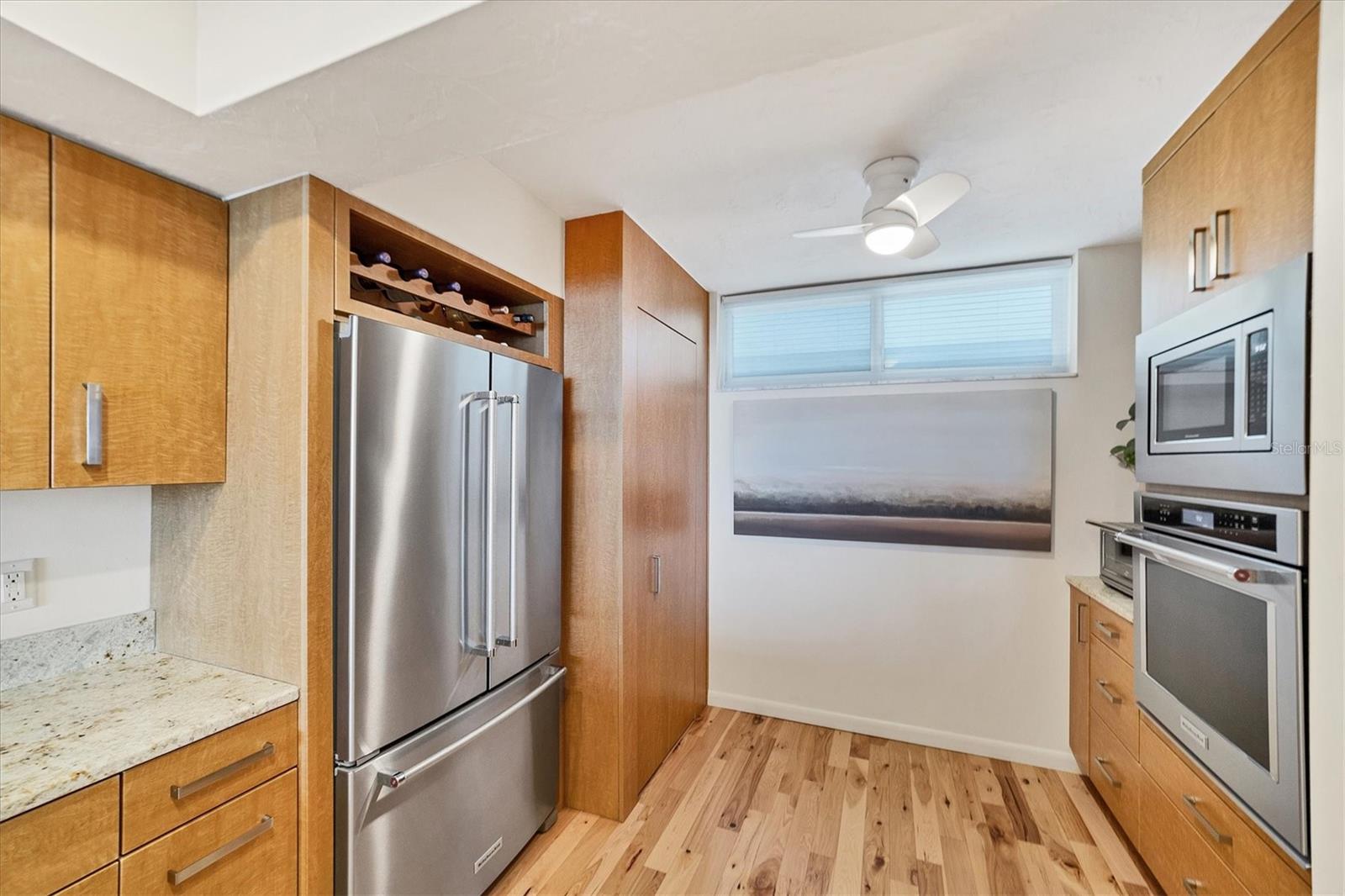 Image 33 of 75 For 988 Blvd Of The Arts  1816