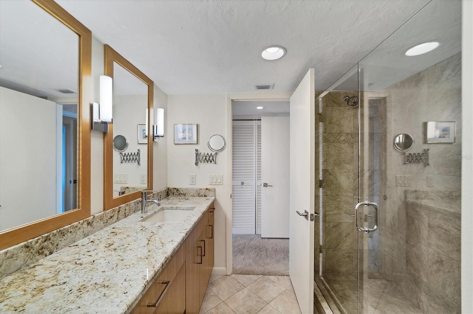 Image 39 of 75 For 988 Blvd Of The Arts  1816