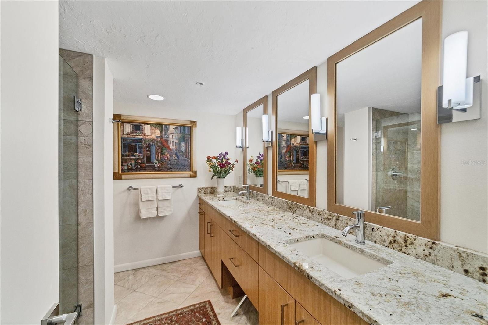 Image 40 of 75 For 988 Blvd Of The Arts  1816