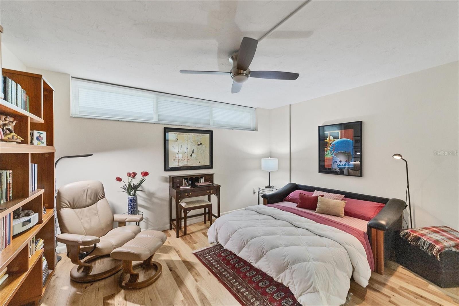 Image 44 of 75 For 988 Blvd Of The Arts  1816