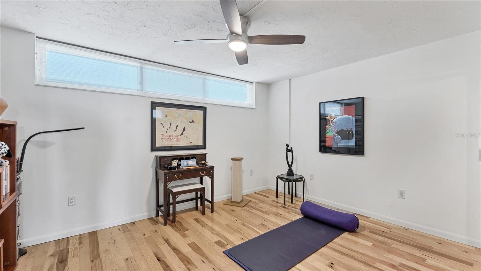 Image 45 of 75 For 988 Blvd Of The Arts  1816