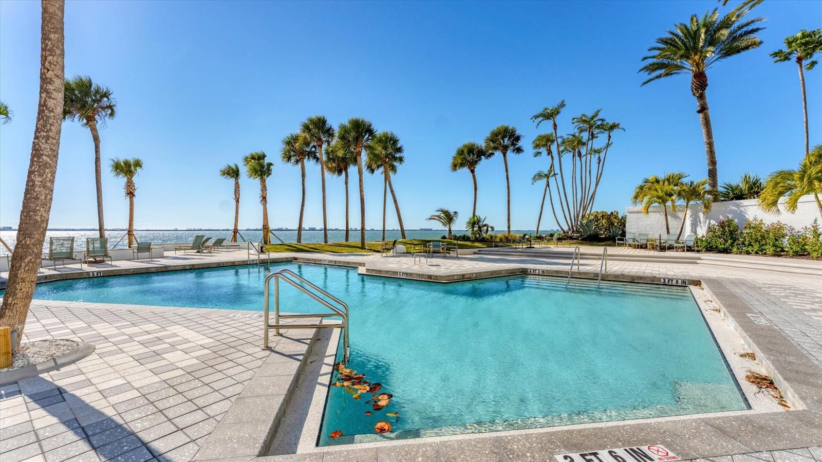 Image 50 of 75 For 988 Blvd Of The Arts  1816