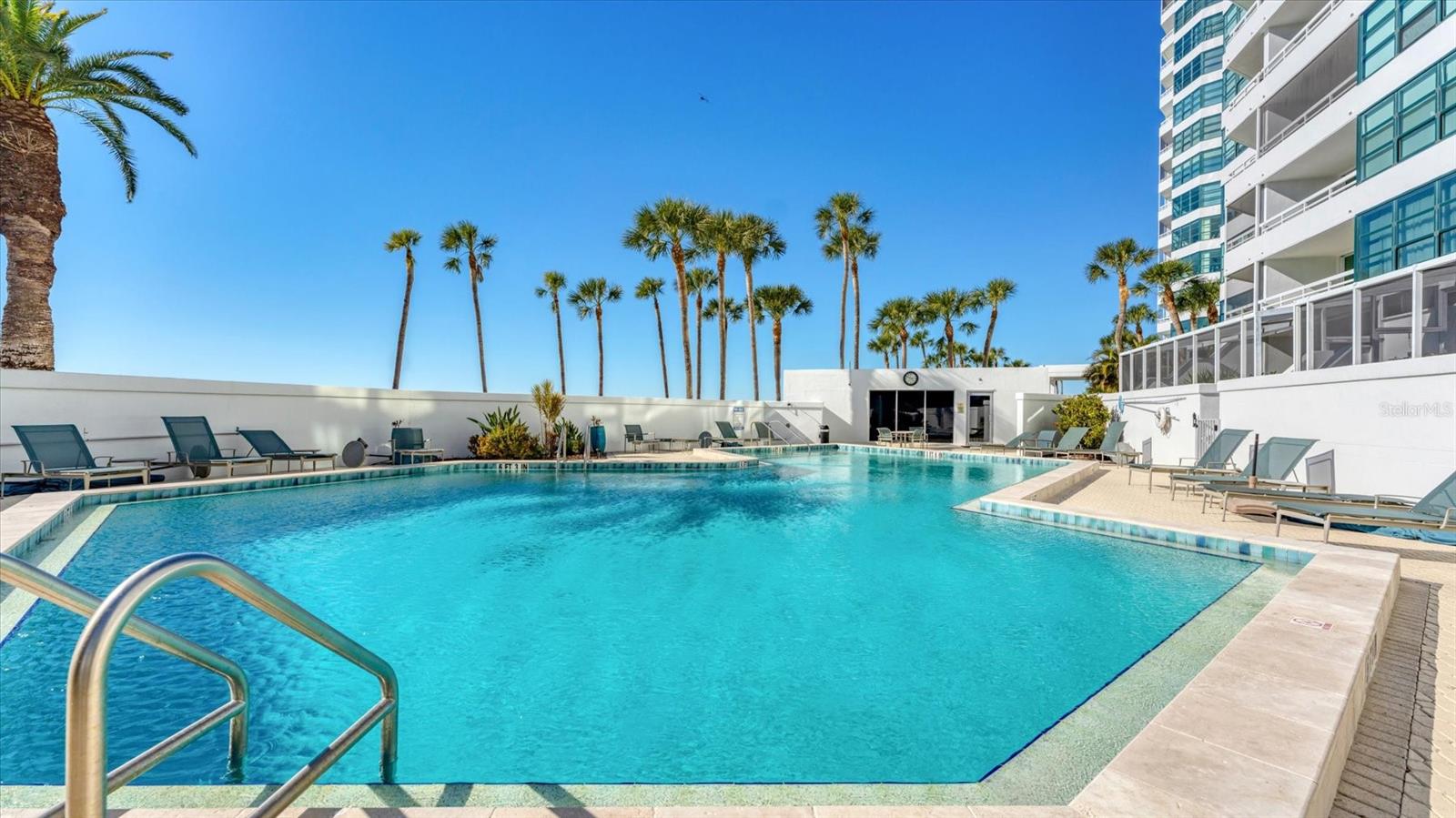 Image 57 of 75 For 988 Blvd Of The Arts  1816