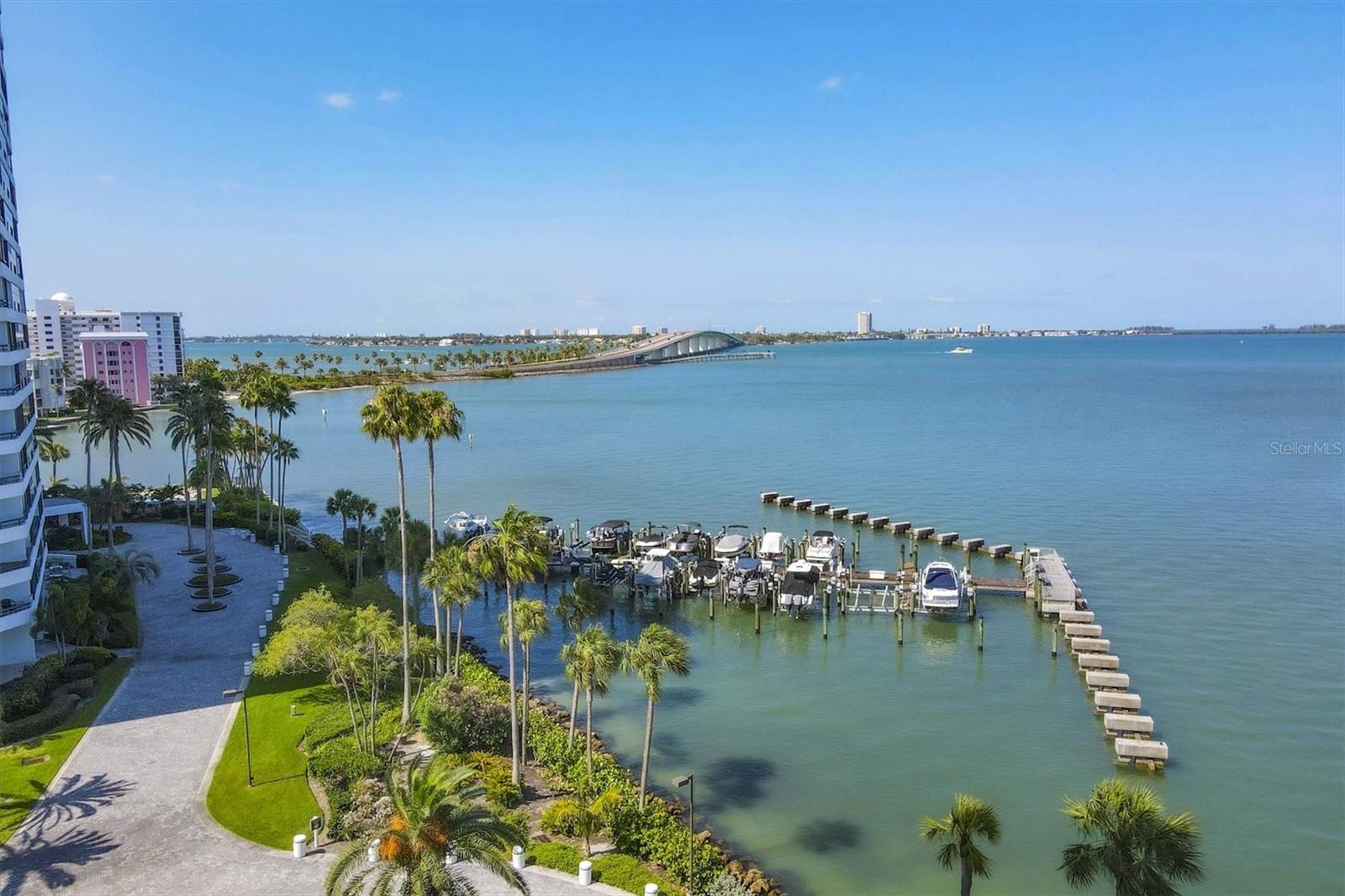 Image 64 of 75 For 988 Blvd Of The Arts  1816