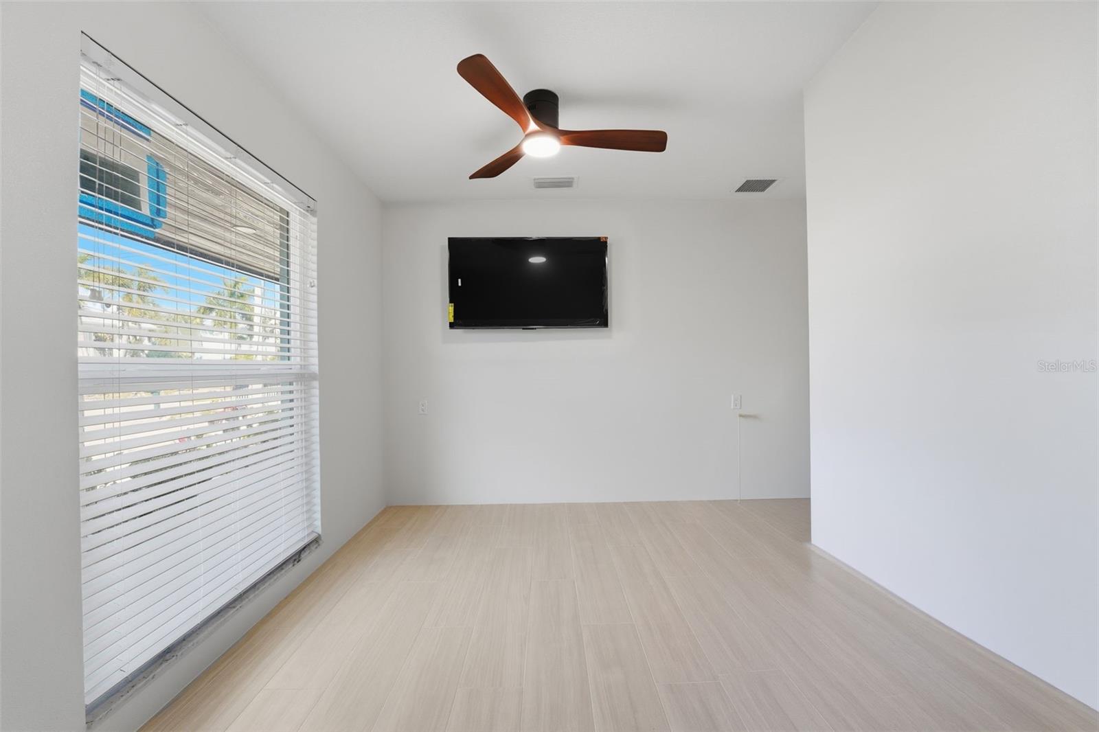 Image 39 of 70 For 501 65th Street