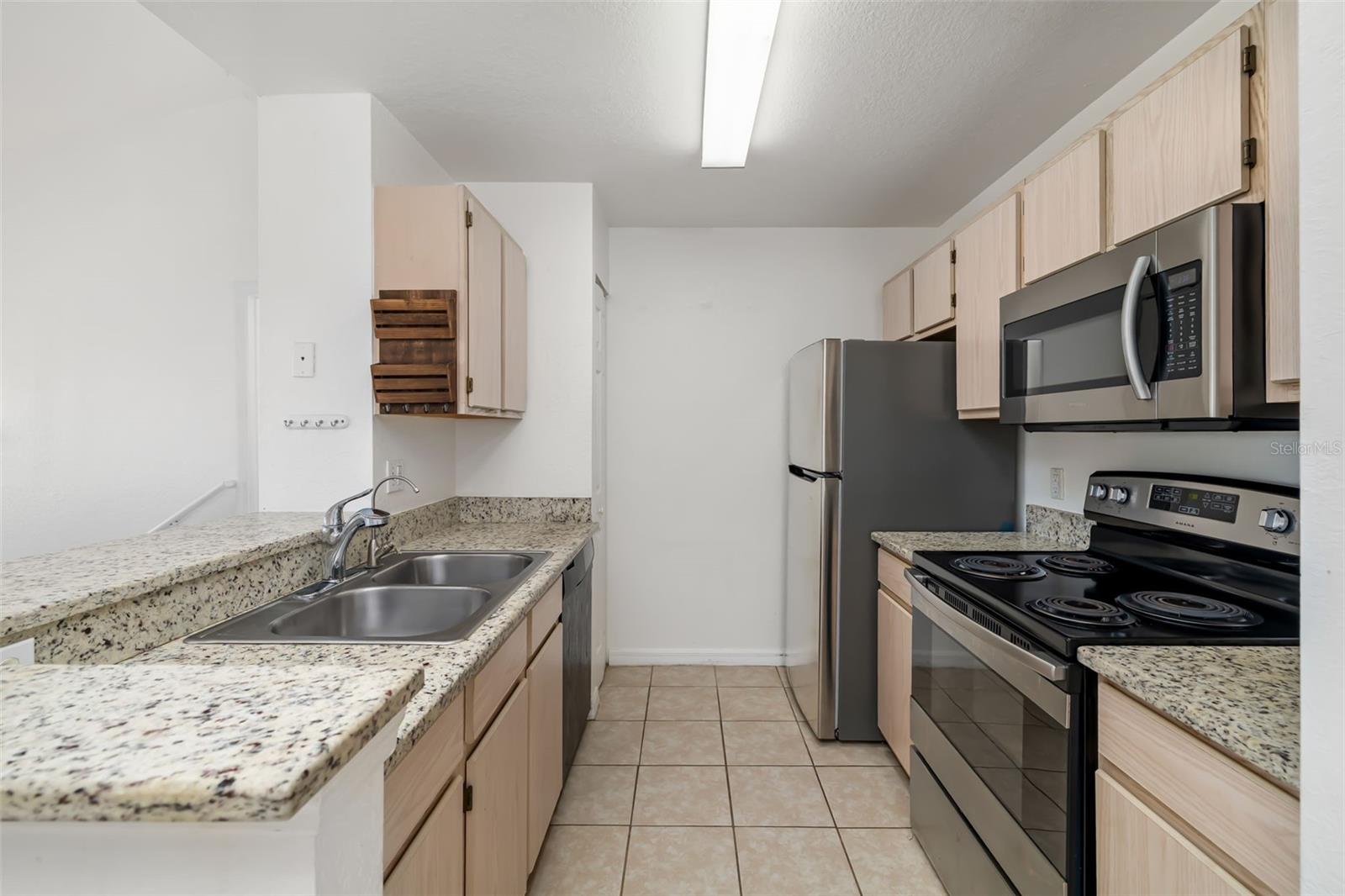 Image 15 of 76 For 8933 Manor Loop 205