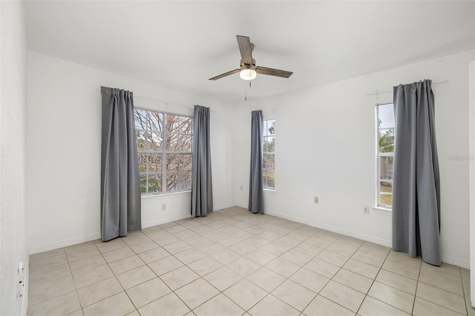 Image 19 of 76 For 8933 Manor Loop 205