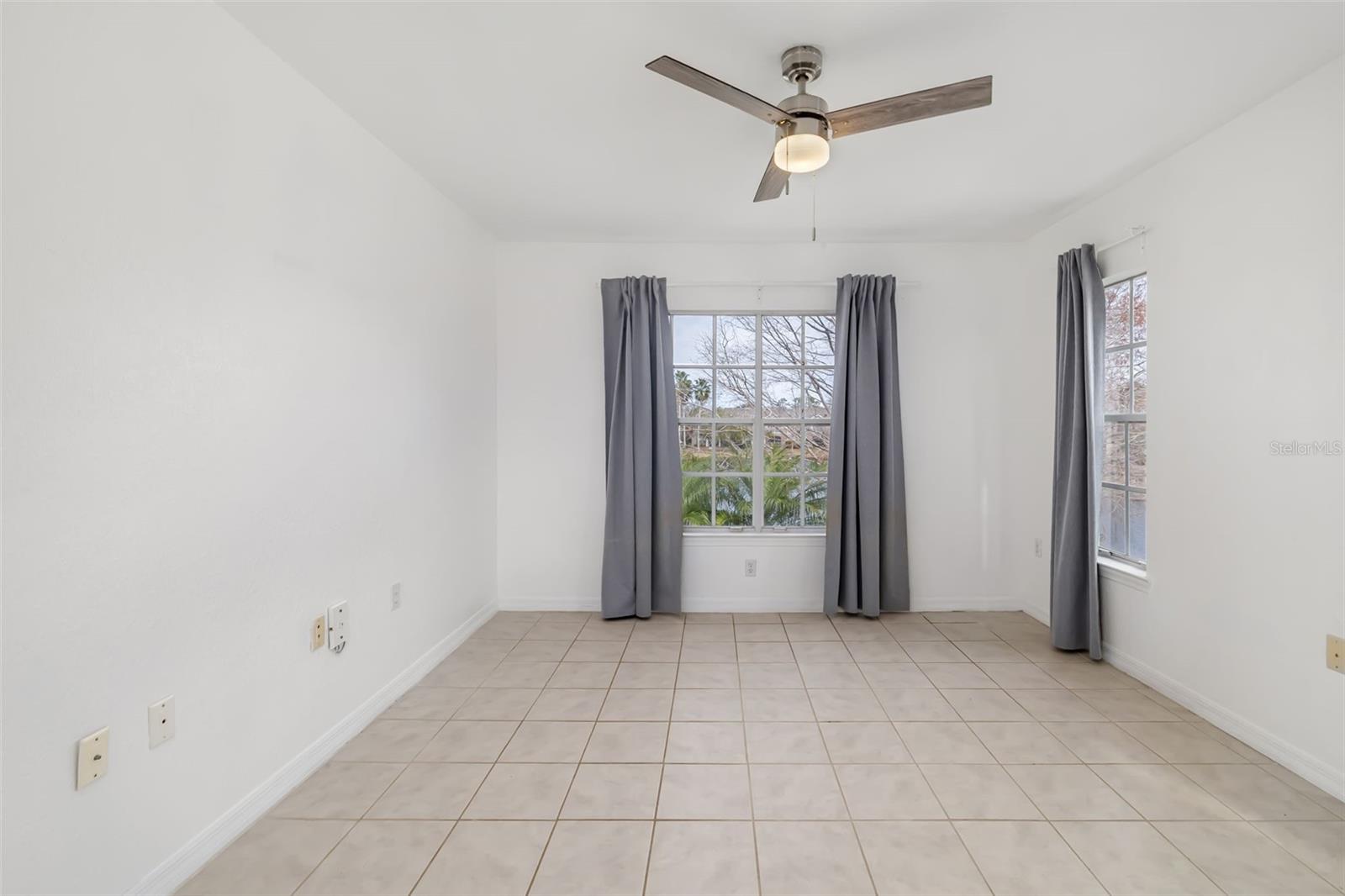 Image 20 of 76 For 8933 Manor Loop 205