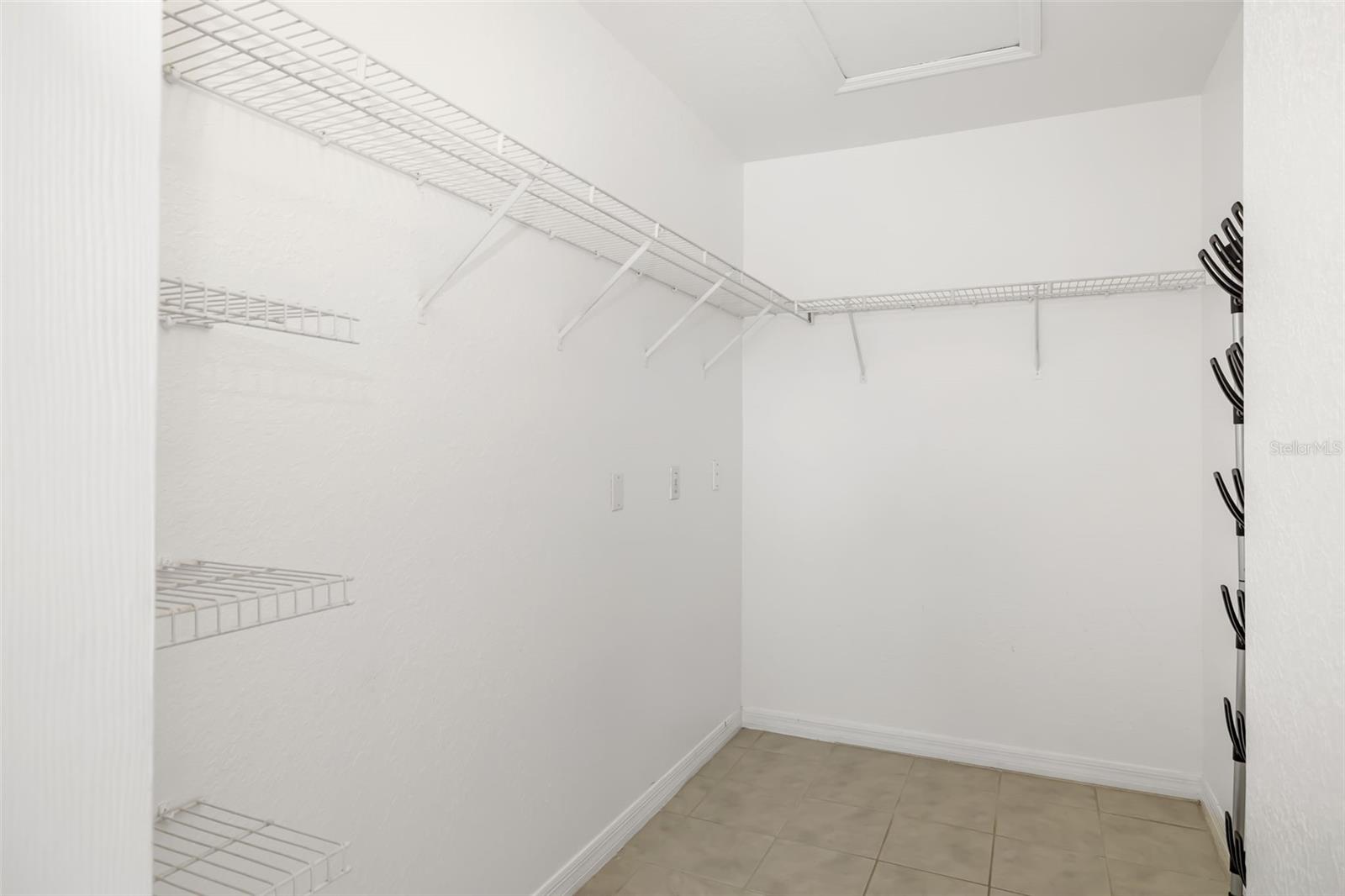 Image 24 of 76 For 8933 Manor Loop 205