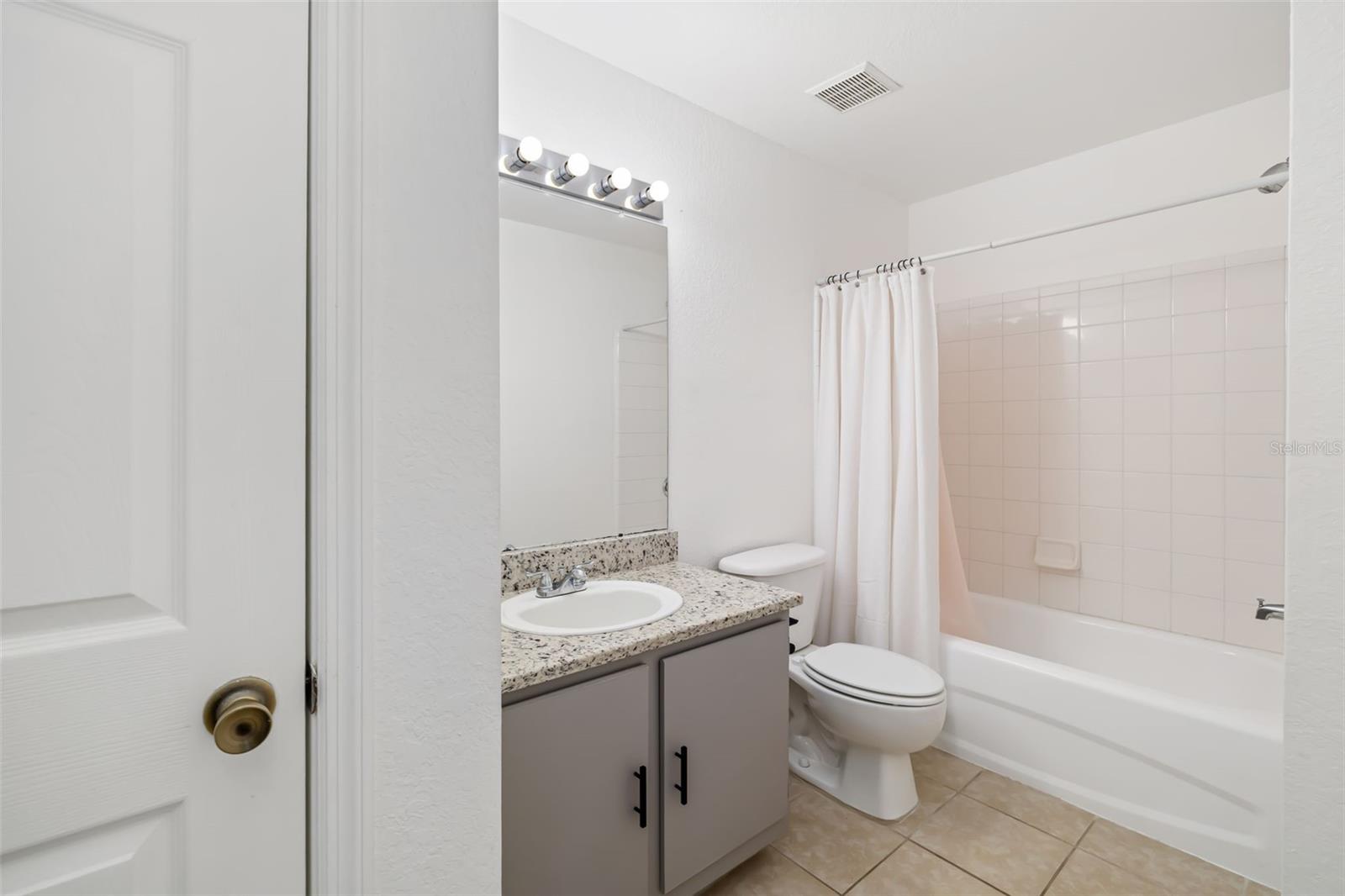 Image 30 of 76 For 8933 Manor Loop 205