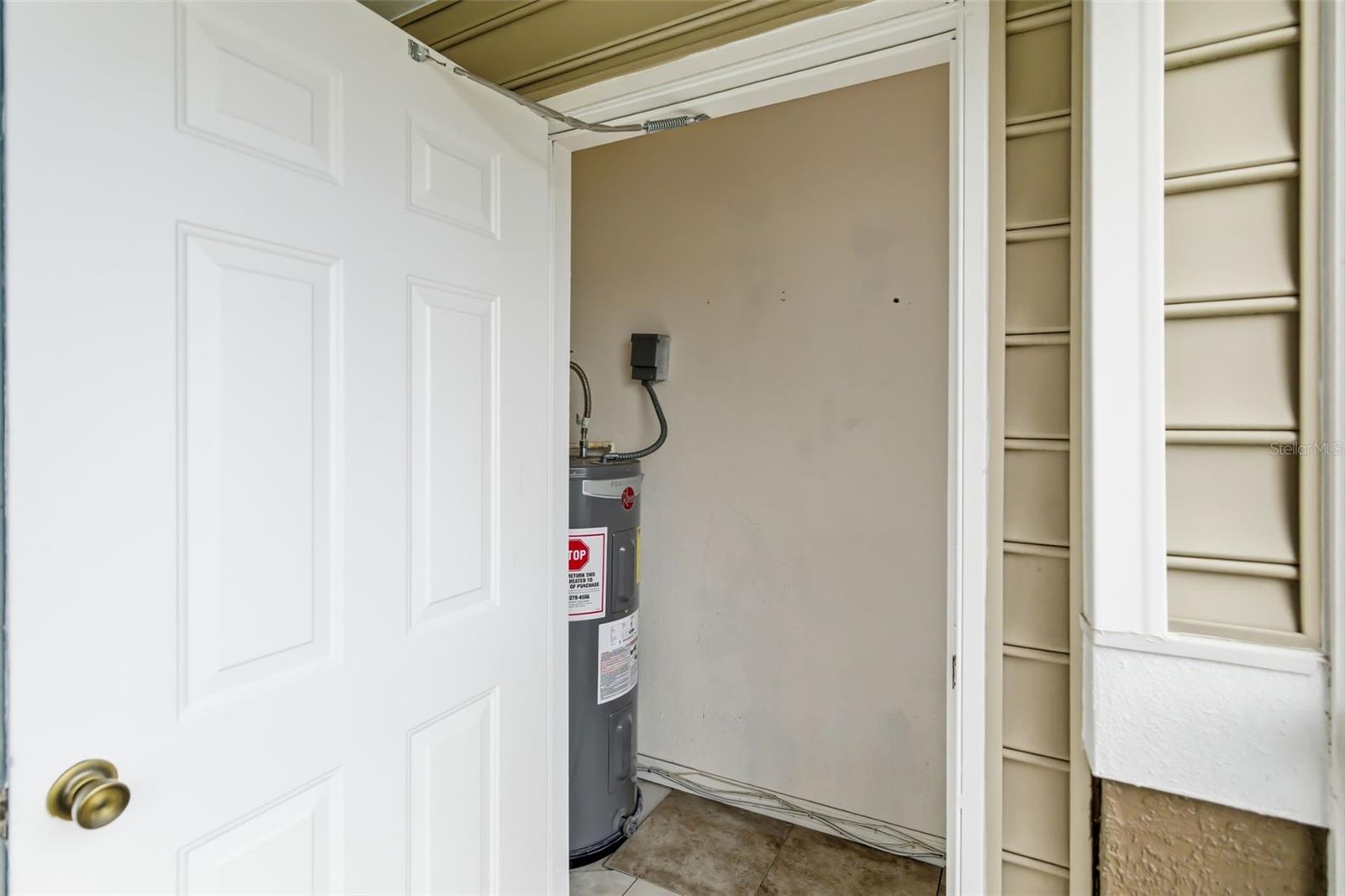 Image 37 of 76 For 8933 Manor Loop 205