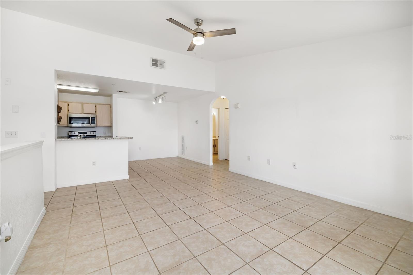 Image 7 of 76 For 8933 Manor Loop 205