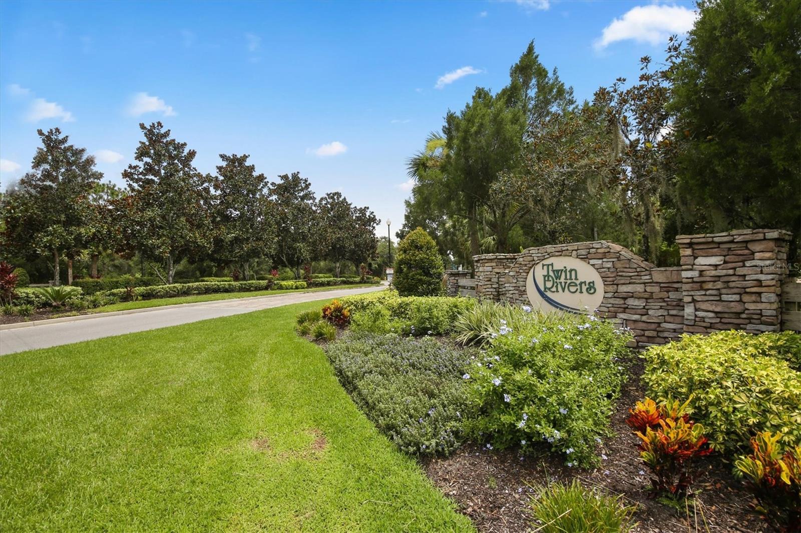 Image 51 of 70 For 16105 31st Street E