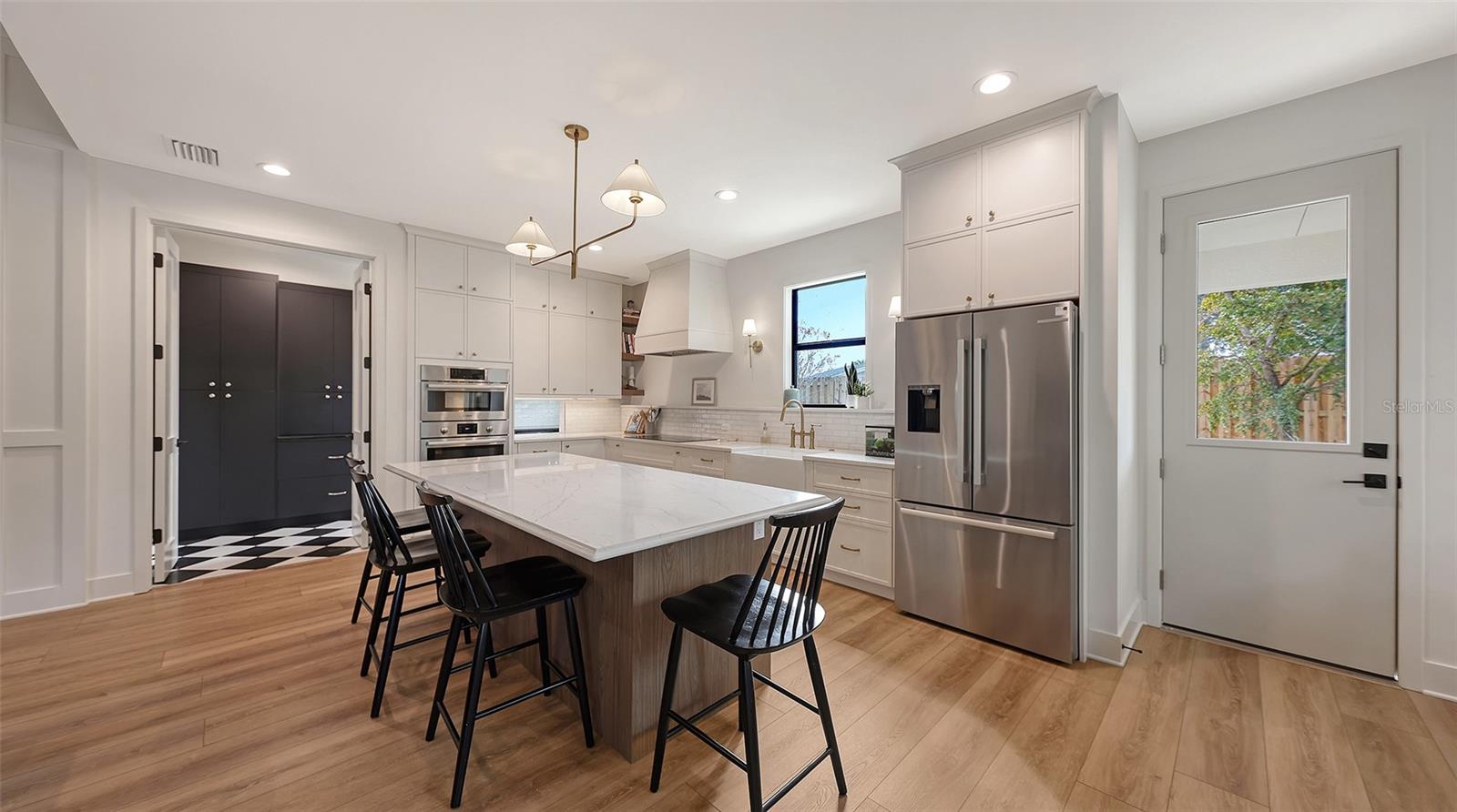 Image 19 of 87 For 3214 Key Avenue