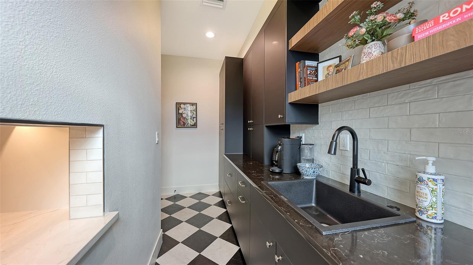 Image 29 of 87 For 3214 Key Avenue