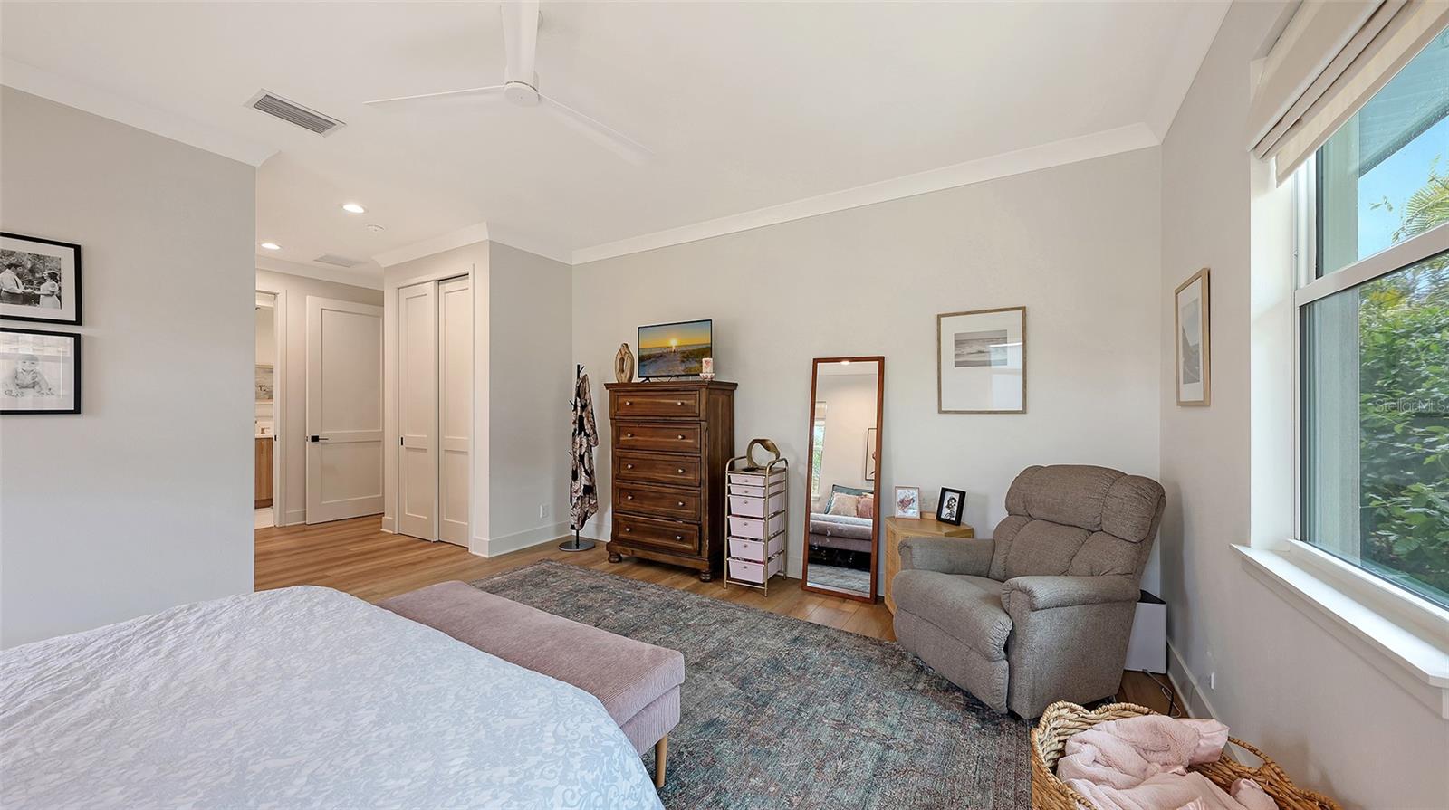 Image 33 of 87 For 3214 Key Avenue