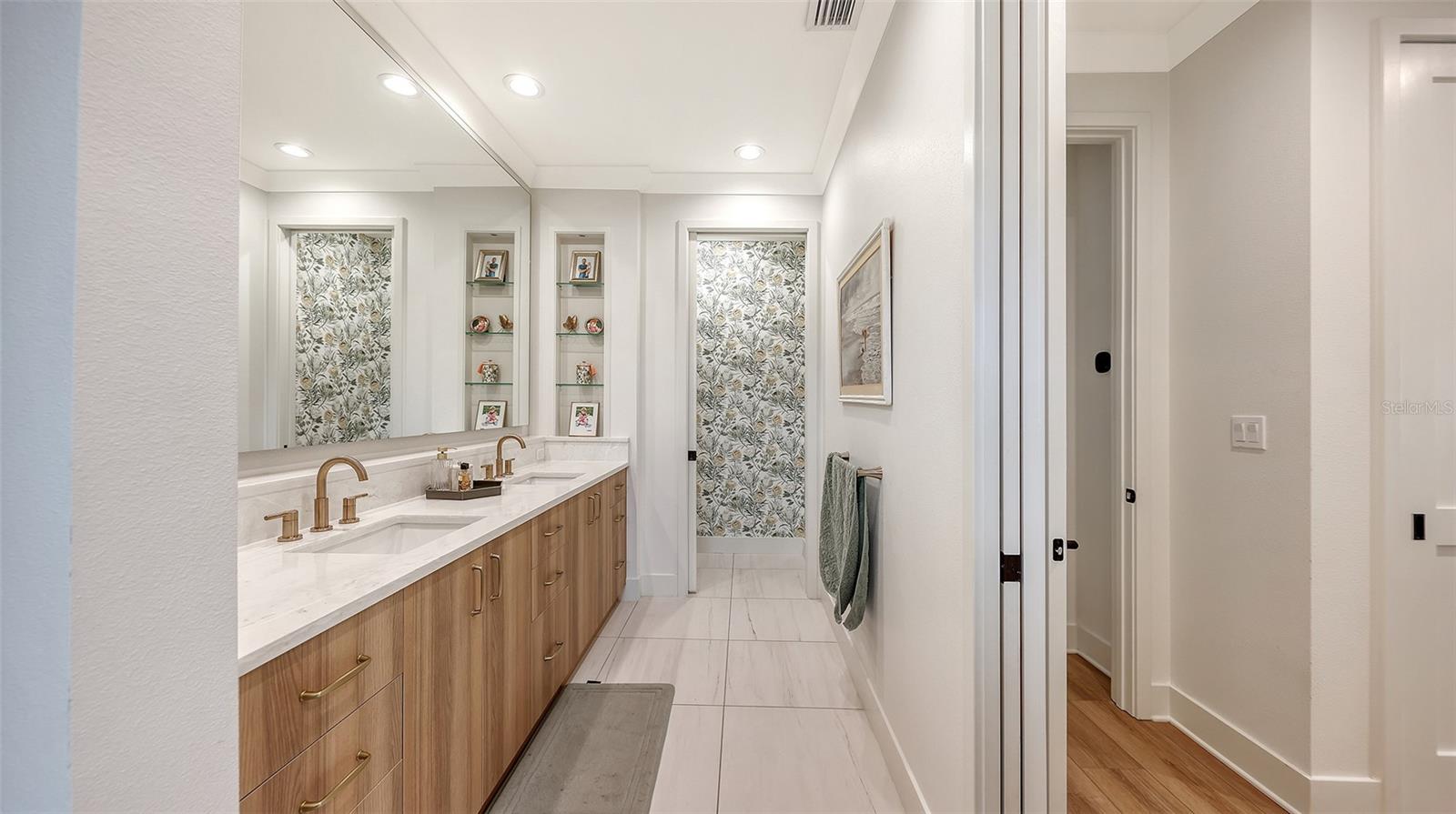 Image 38 of 87 For 3214 Key Avenue