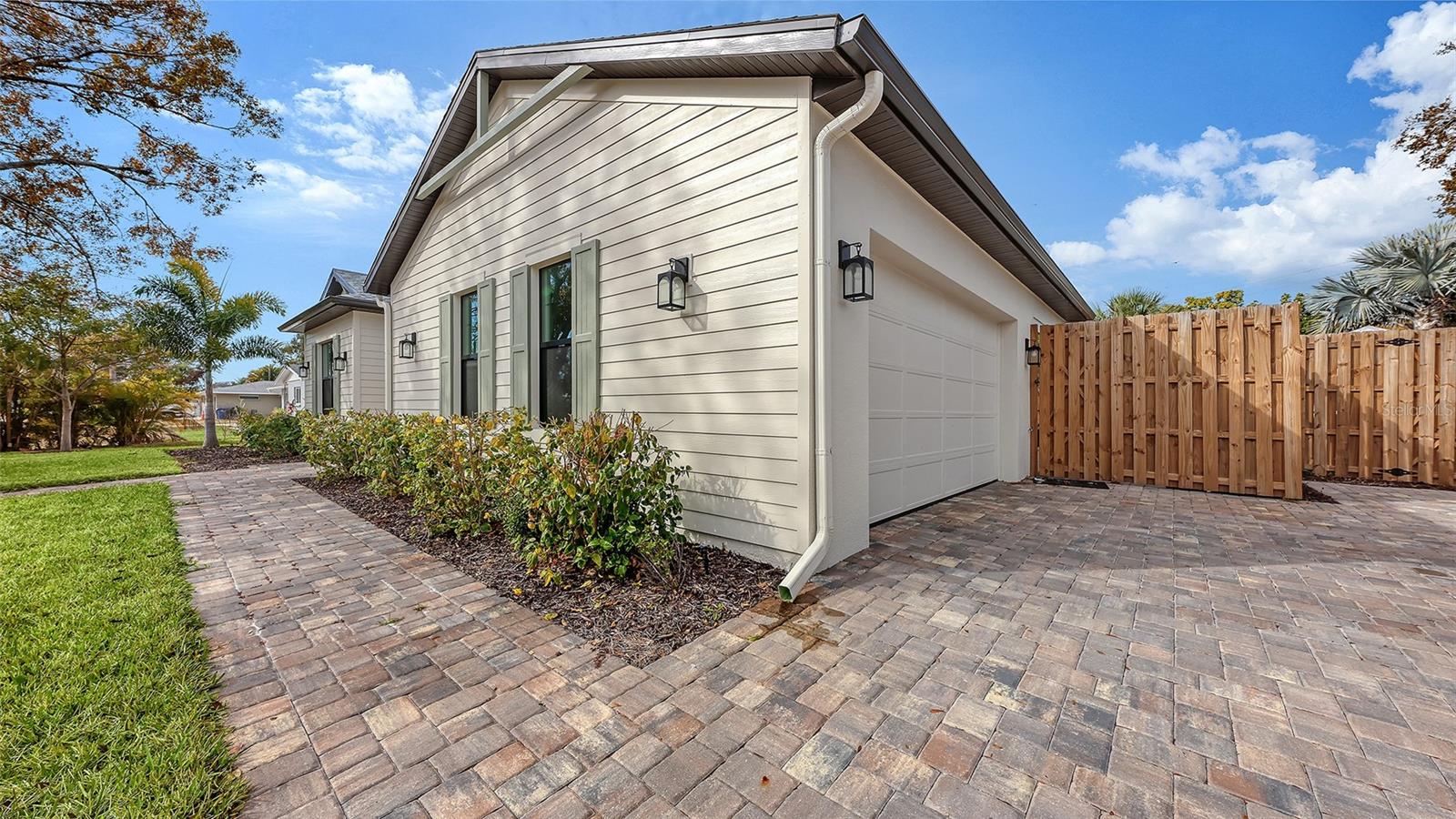 Image 62 of 87 For 3214 Key Avenue