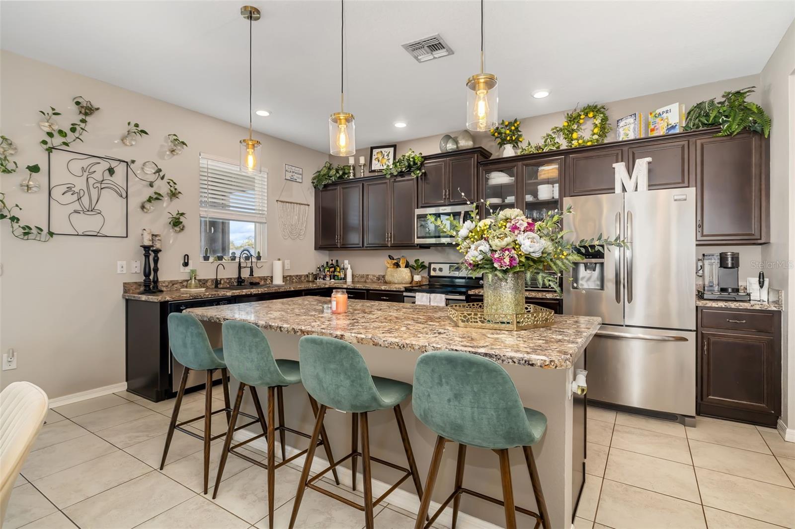 Listing photo id 14 for 10702 Aldo Moro Drive