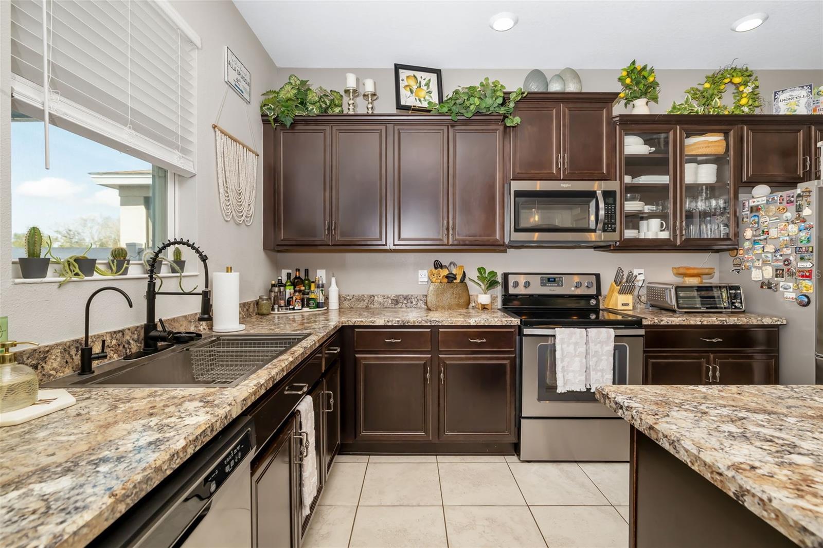 Listing photo id 15 for 10702 Aldo Moro Drive