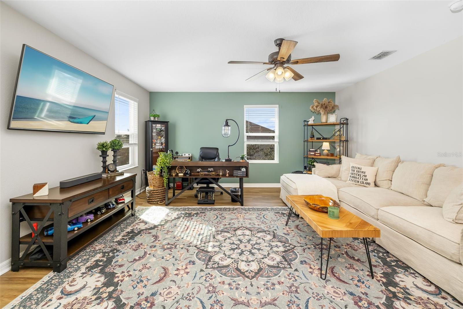 Listing photo id 20 for 10702 Aldo Moro Drive