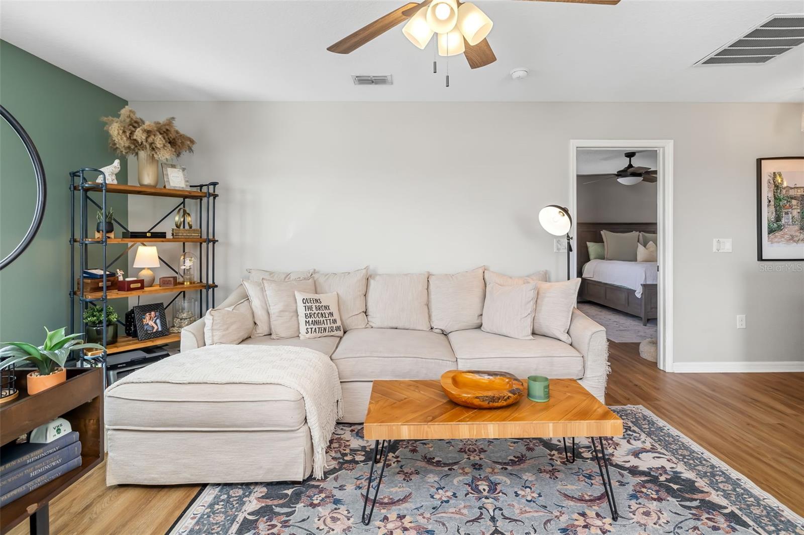 Listing photo id 21 for 10702 Aldo Moro Drive