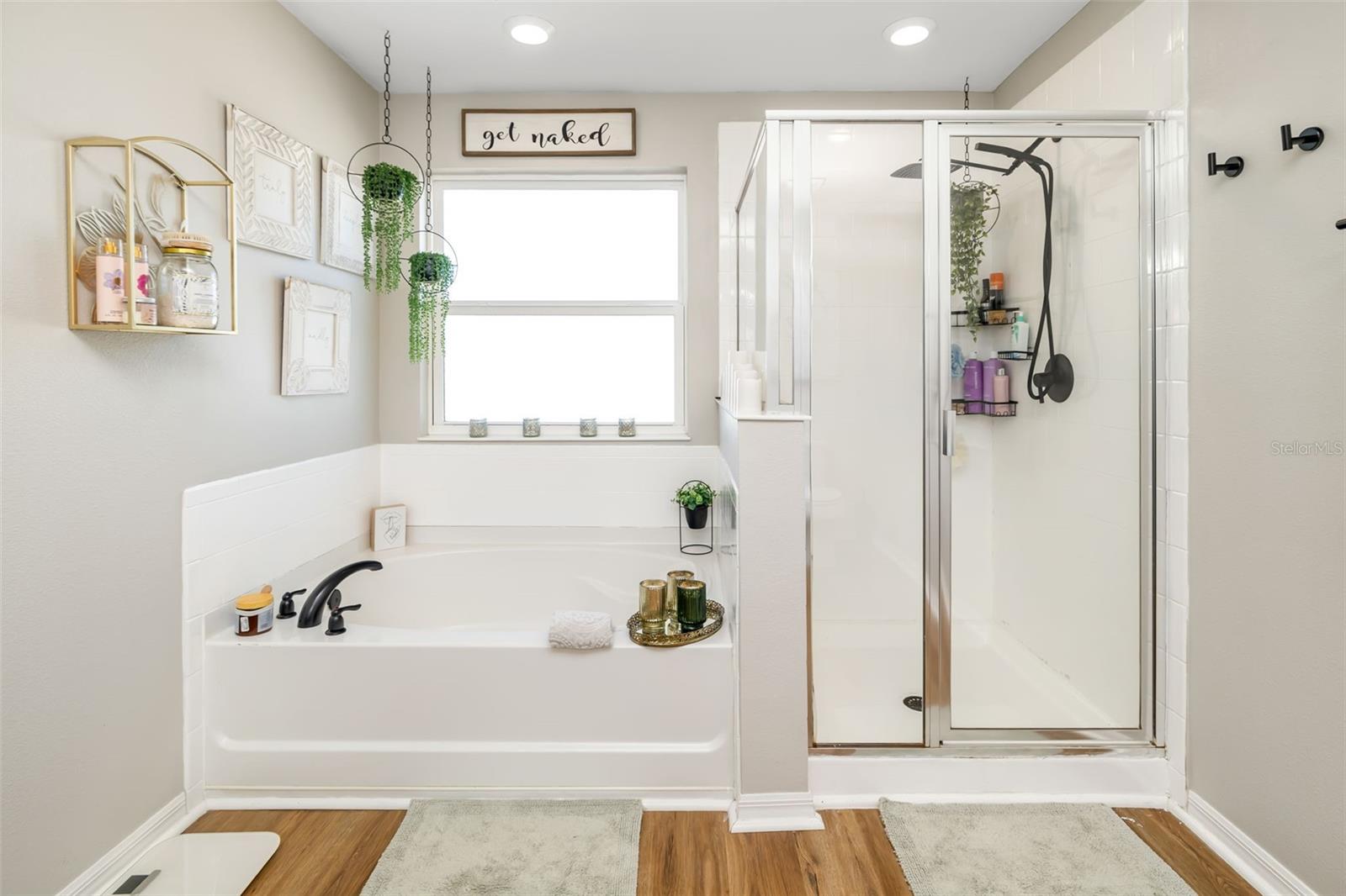 Listing photo id 29 for 10702 Aldo Moro Drive