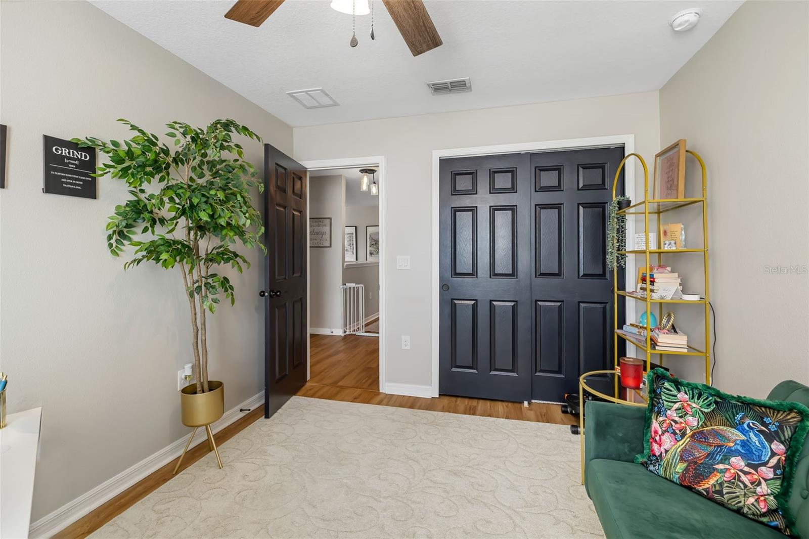 Listing photo id 33 for 10702 Aldo Moro Drive