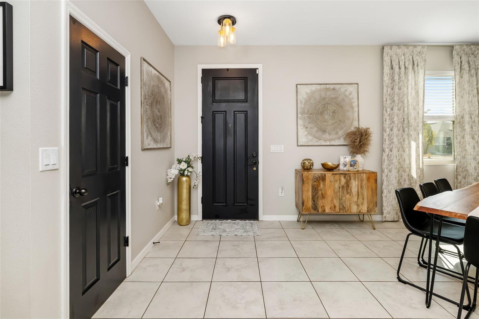 Listing photo id 2 for 10702 Aldo Moro Drive