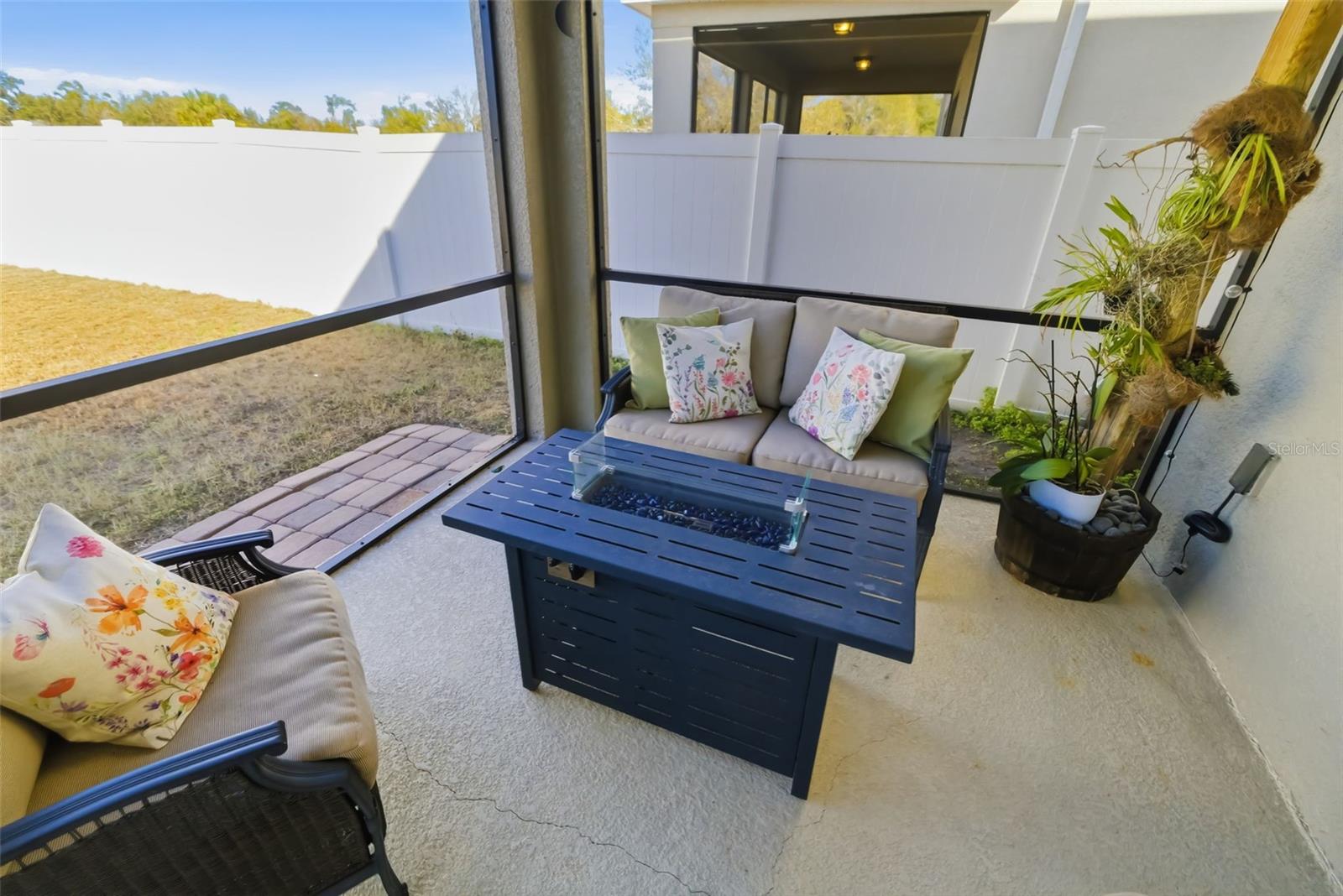 Listing photo id 41 for 10702 Aldo Moro Drive