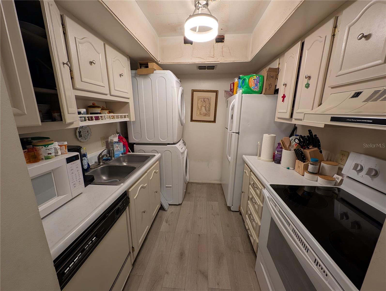 Image 6 of 10 For 700 Airport Boulevard E7