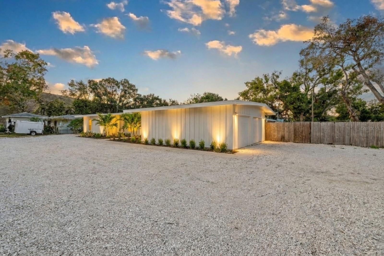 Image 3 of 41 For 2069 Bougainvillea Street