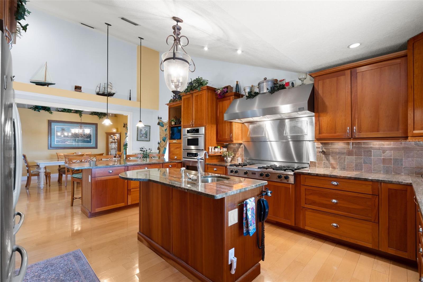 Image 15 of 69 For 4329 14th Street Circle