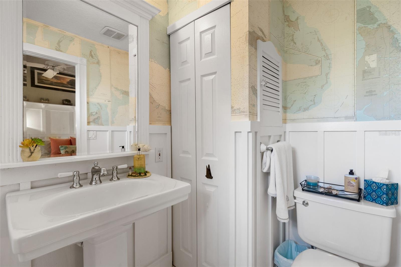 Image 20 of 69 For 4329 14th Street Circle