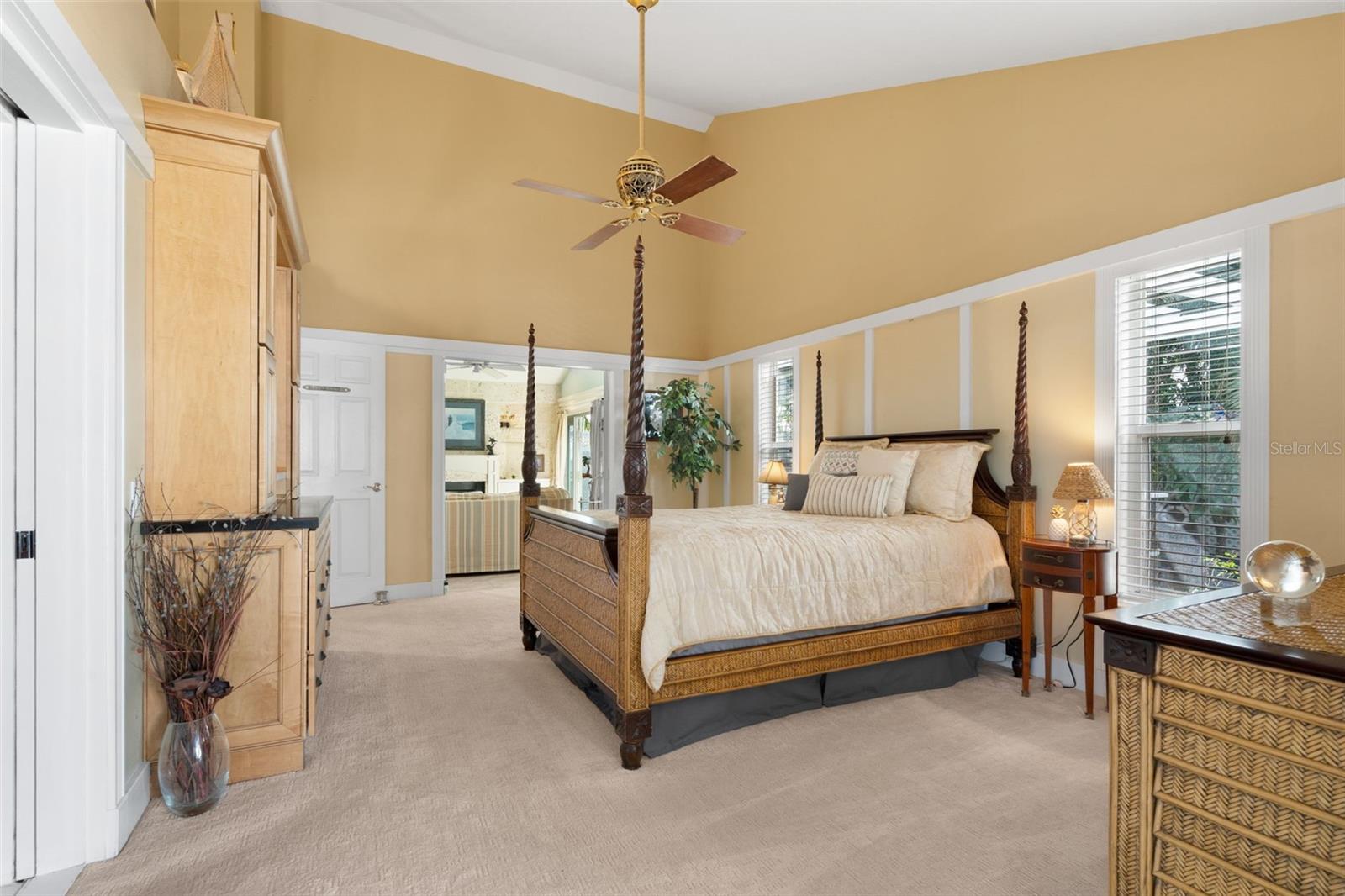 Image 21 of 69 For 4329 14th Street Circle