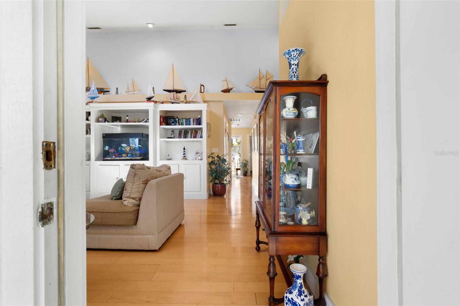 Image 5 of 69 For 4329 14th Street Circle