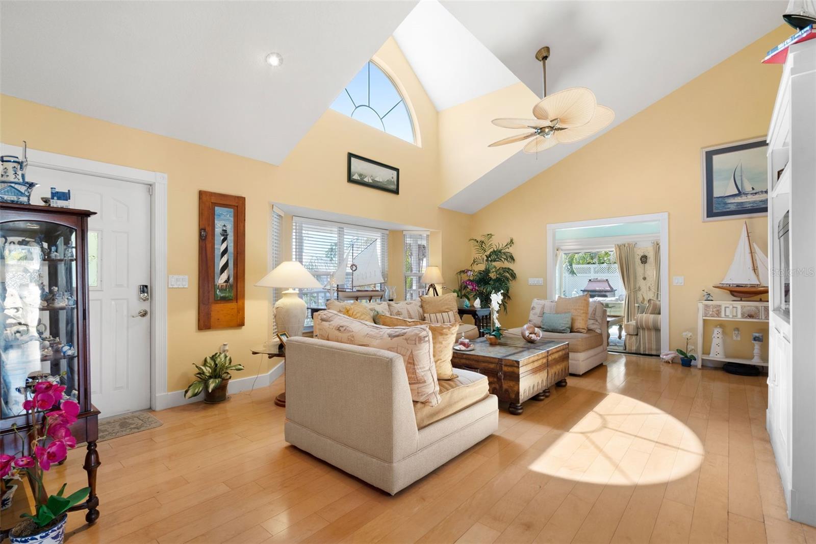 Image 6 of 69 For 4329 14th Street Circle