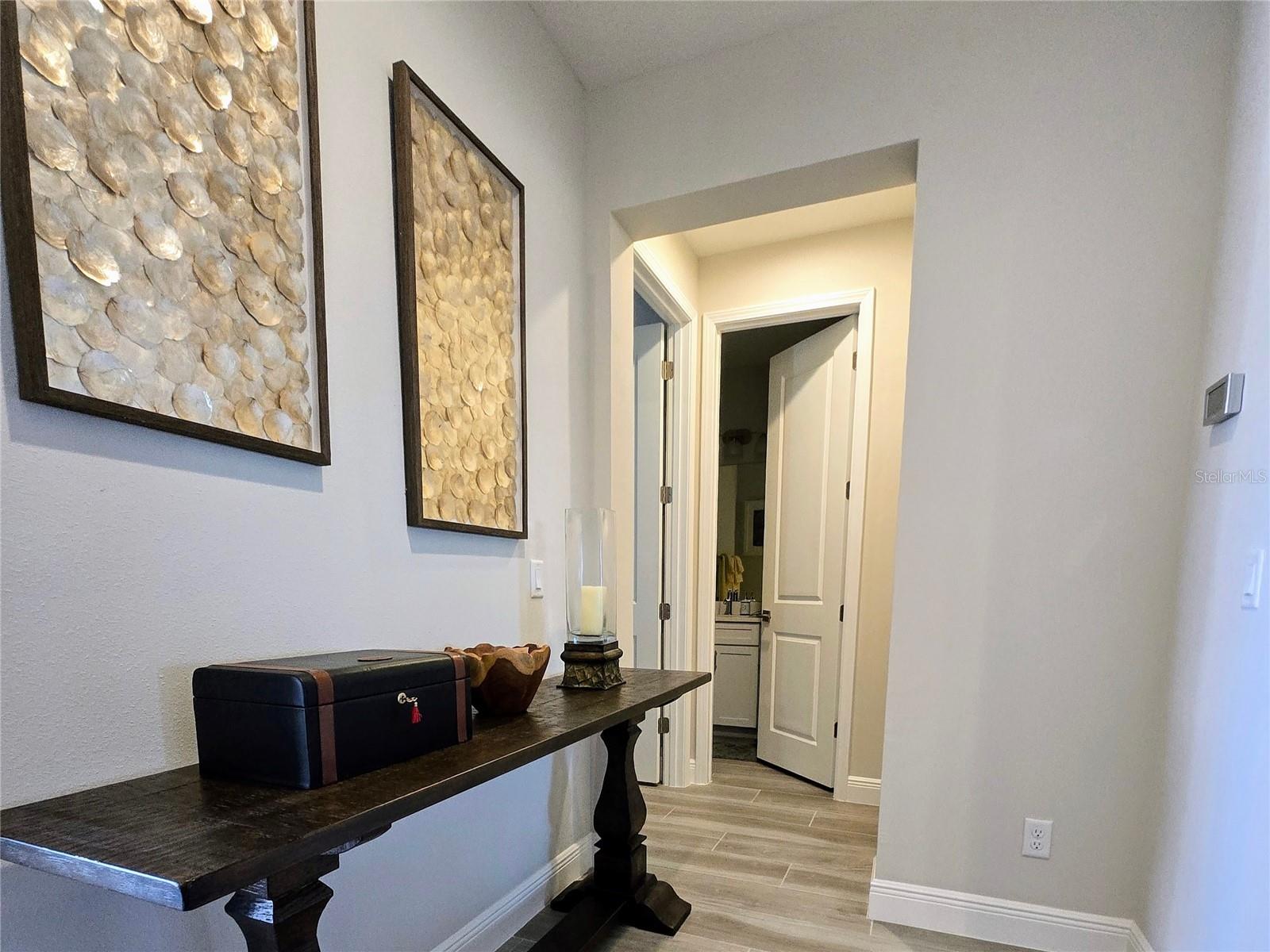 Listing photo id 14 for 235 Okeeffe Circle