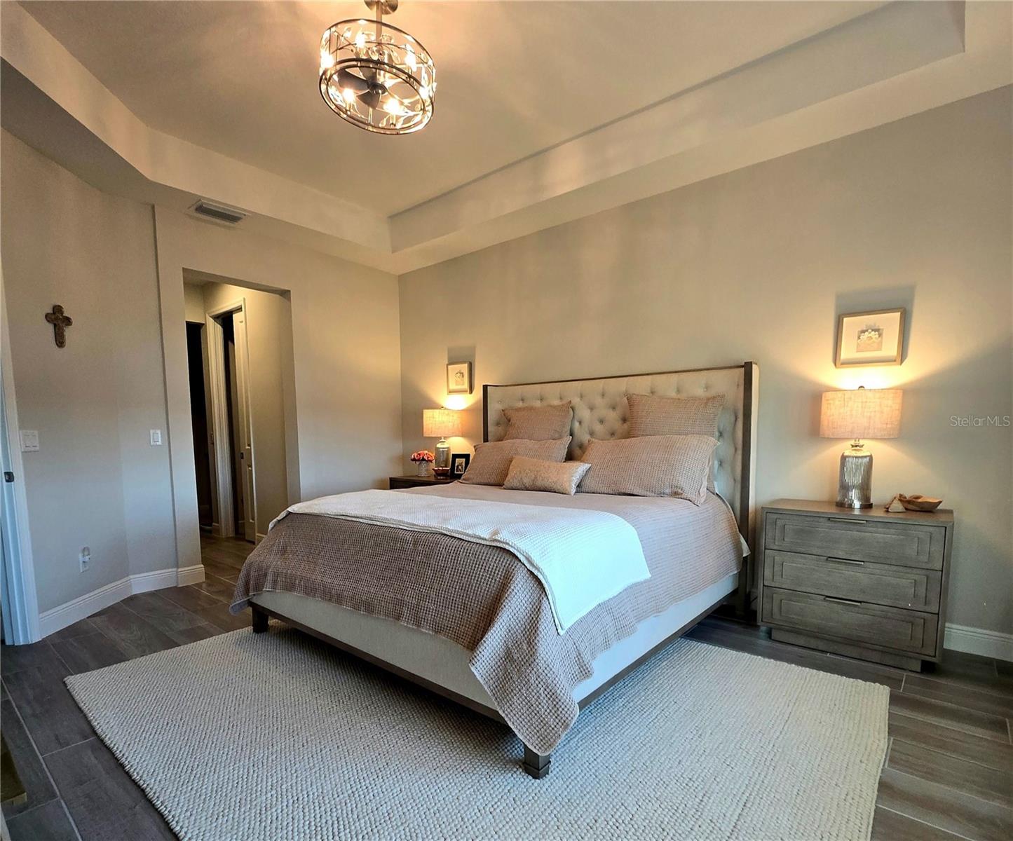 Listing photo id 6 for 235 Okeeffe Circle