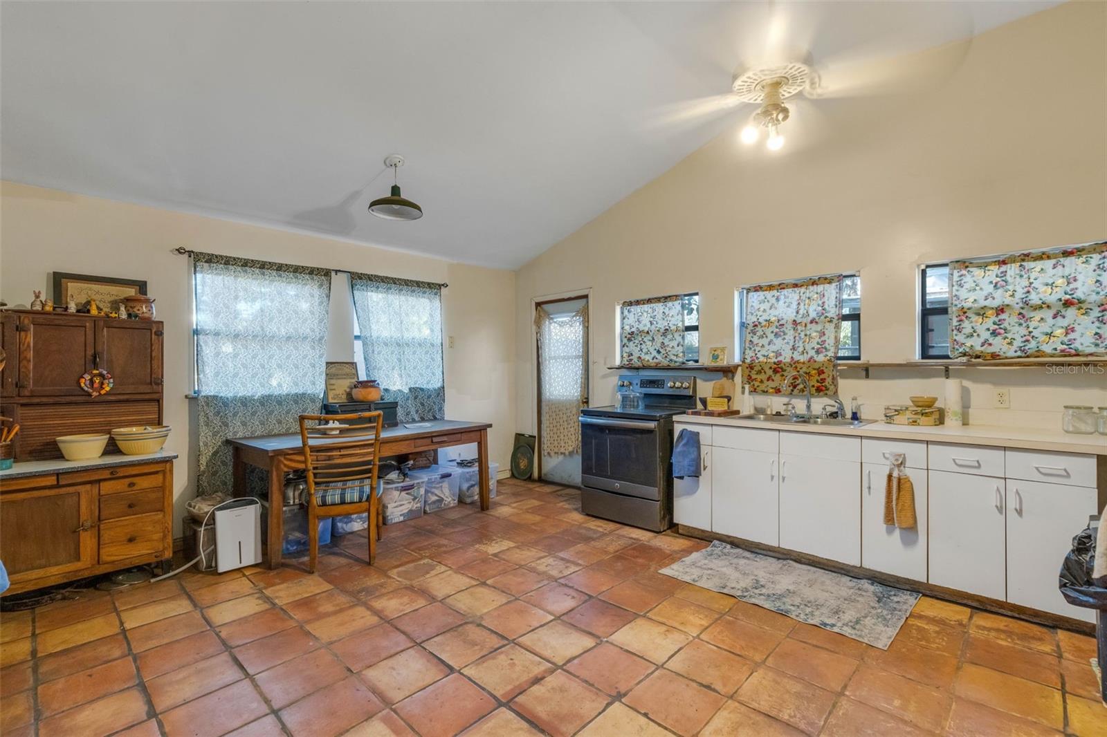 Image 10 of 47 For 4122 Old Bradenton Road