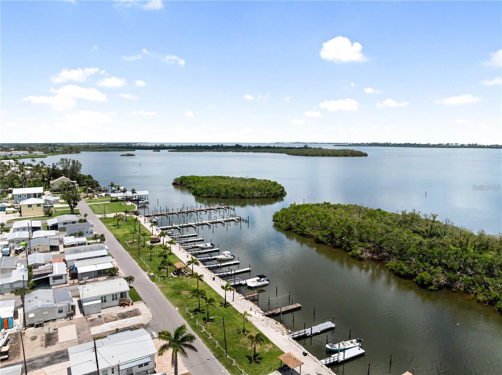 Image 27 of 40 For 10315 Cortez Road 60-4