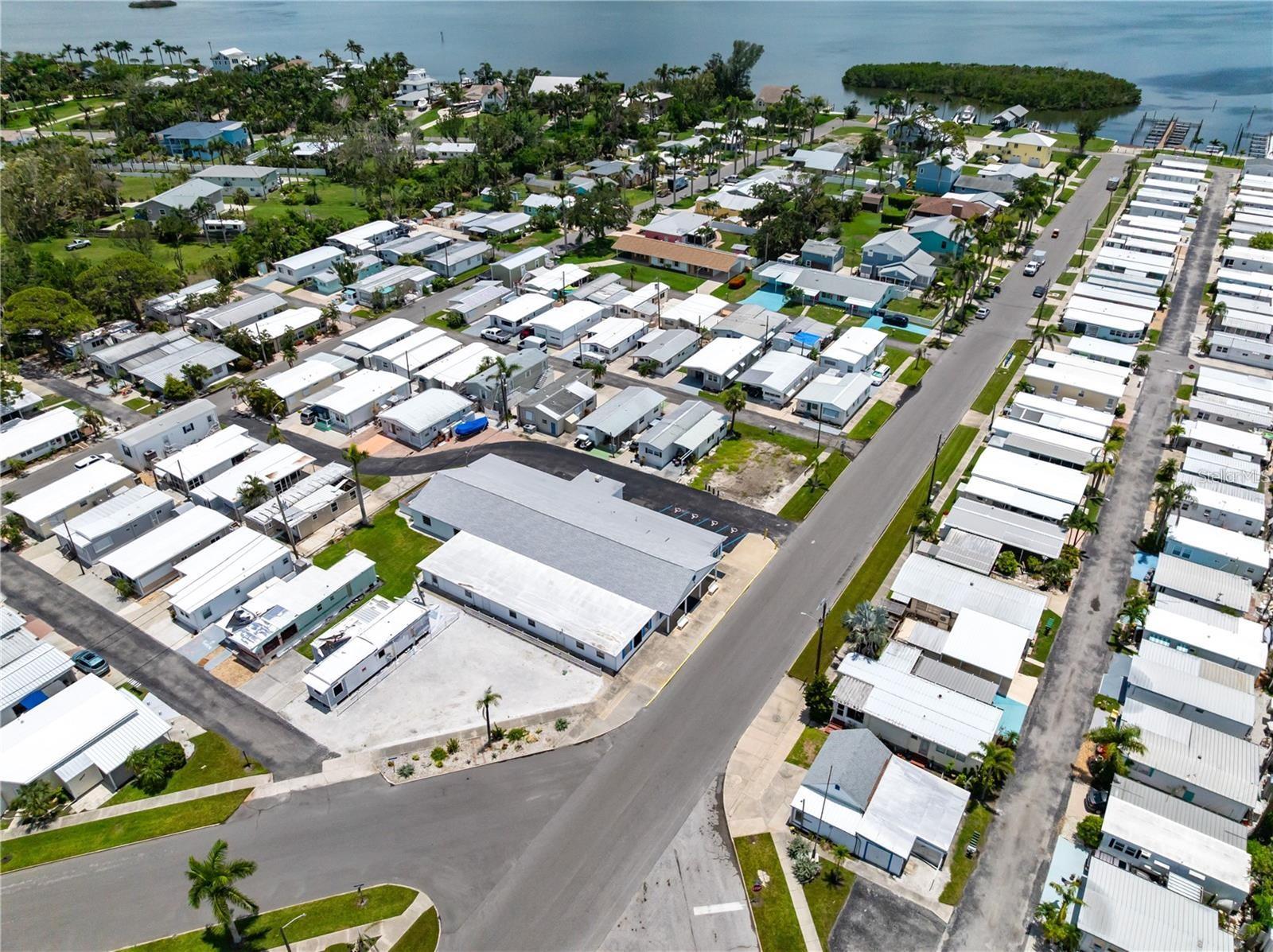 Image 36 of 40 For 10315 Cortez Road 60-4