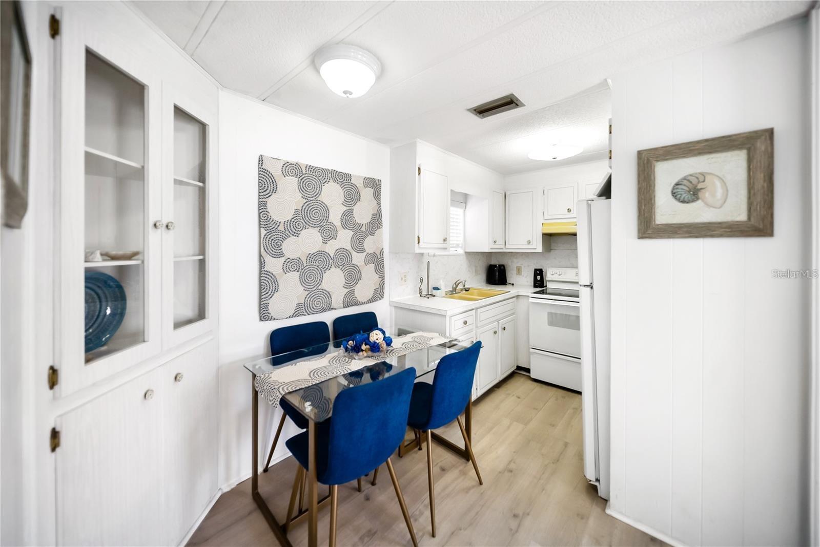 Image 9 of 40 For 10315 Cortez Road 60-4