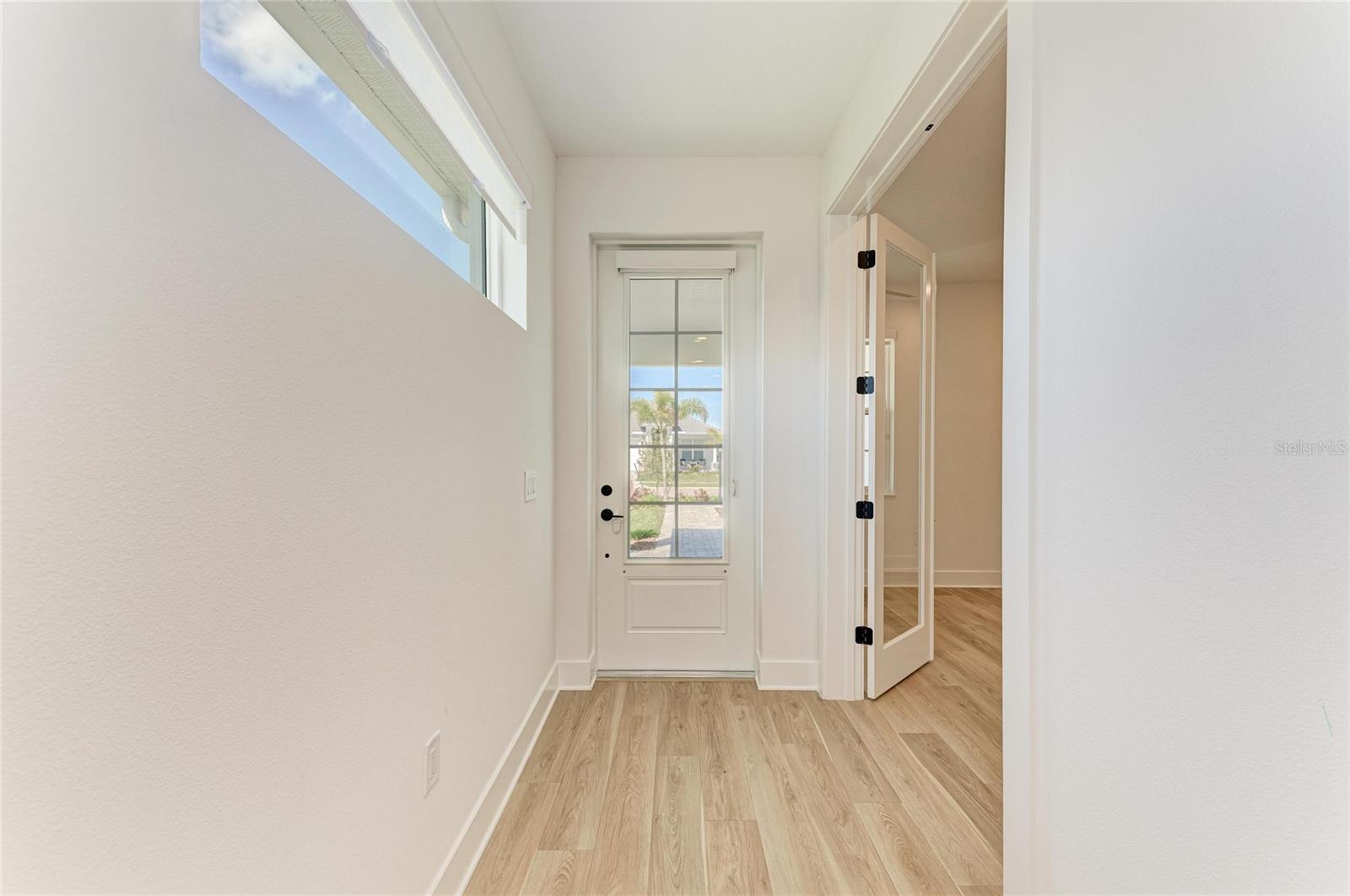 Image 10 of 65 For 1051 Waterline Court