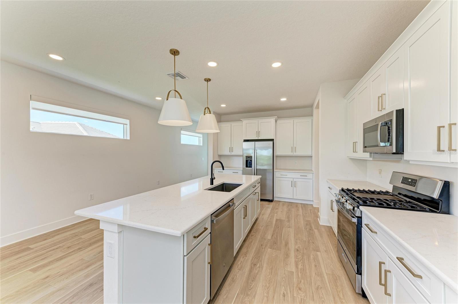 Image 14 of 65 For 1051 Waterline Court